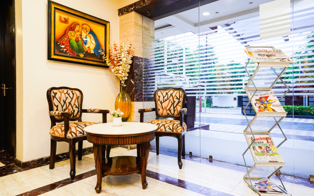 The Golden Apple Hotel
