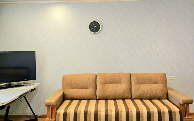 Апартаменты Домашний Очаг на Ул Артема 118