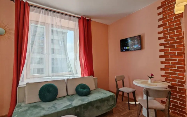 Квартира Светлая в Шаговой Доступности от Метро