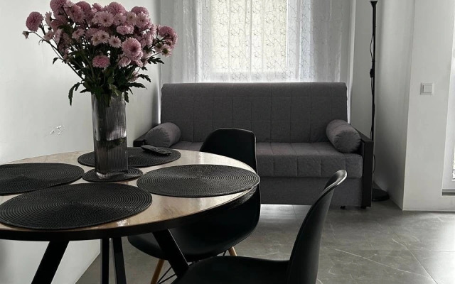 Studiya Bakinskaya 26-14 Flat