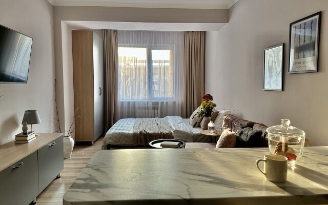 Studiya Merenga V Tsentre Goroda Flat