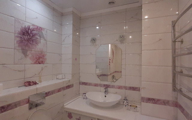 Uyutnaya Nedaleko Ot Tsentra Flat
