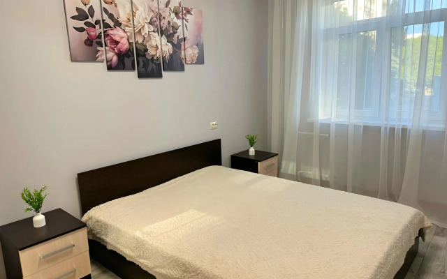 2-kh Kom Kvartira s Vidom na Gory Flat