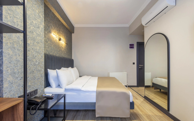 Lenora Airport Hotel