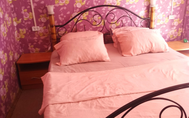 Yuzhny M Guest House