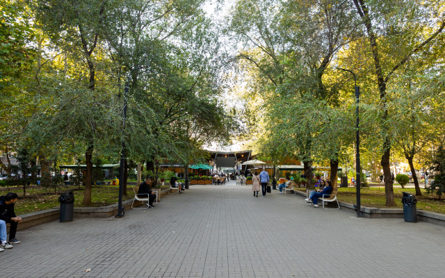 2-K v Novostroyke, Ulitsa Arama, Di482 Flat