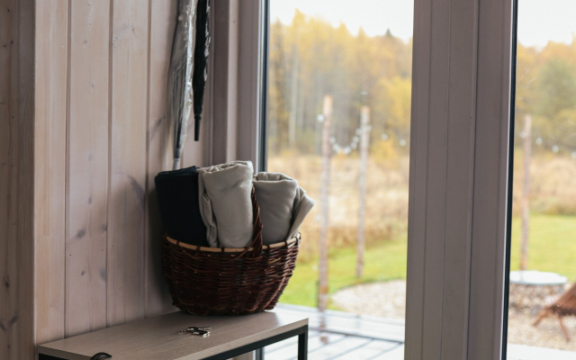 Частный дом  Belov House  с панорамным остеклением у леса