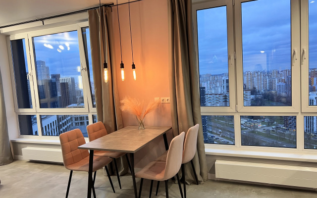 Квартира с 3-мя Панорамными Окнами на 33 Этаже