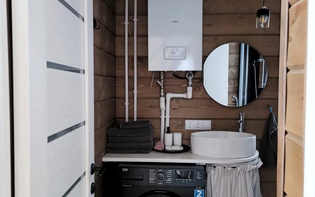 Частный дом Чёрный домик у озера Отрадное