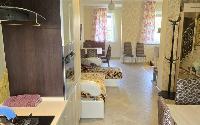 Na Zarechnoy 4  Private house