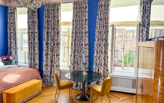 Апартаменты Эксклюзивная квартира Уголок Парижа