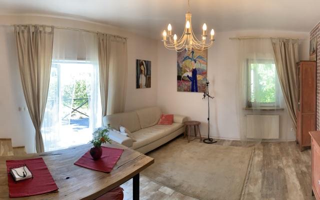 Art Garage Guest House