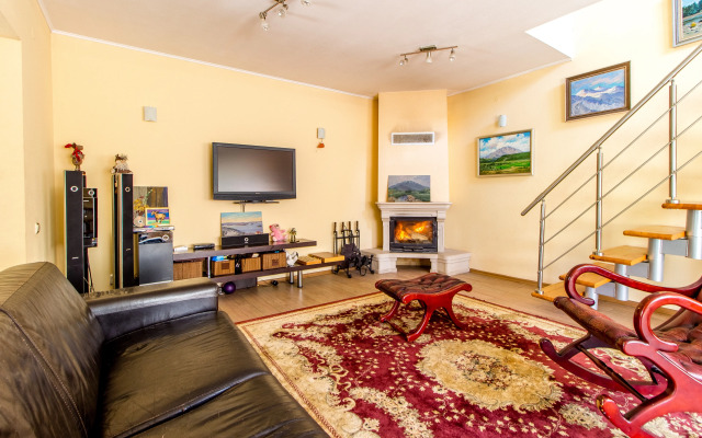 Kottedzh Na Beregu Ozera Private House