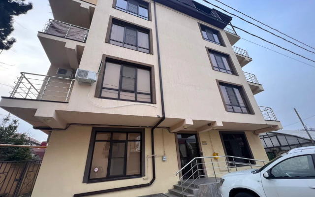 Mirny, Kuvshinok 8 Flat