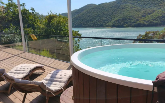 Dom Abrau Lake House Guest House