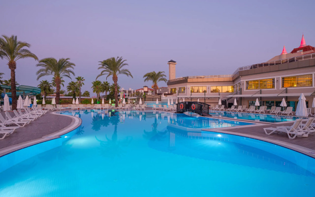 Aydinbey Famous Resort - Ultra All Inclusive