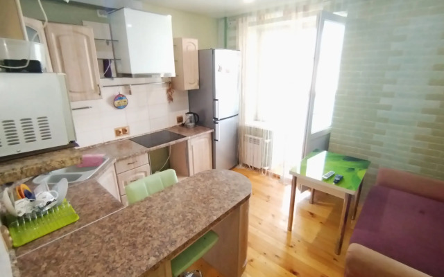 Na Ulitse Revolyutsii 3 Flat