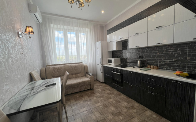 Na Ulitse Shiroko-Kholodnaya 8 Flat