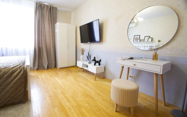 V Novogireevo Flat