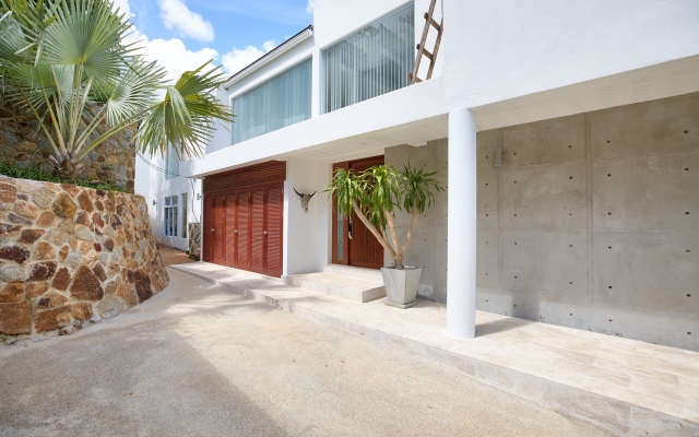 55 Stylish SeaView Villa