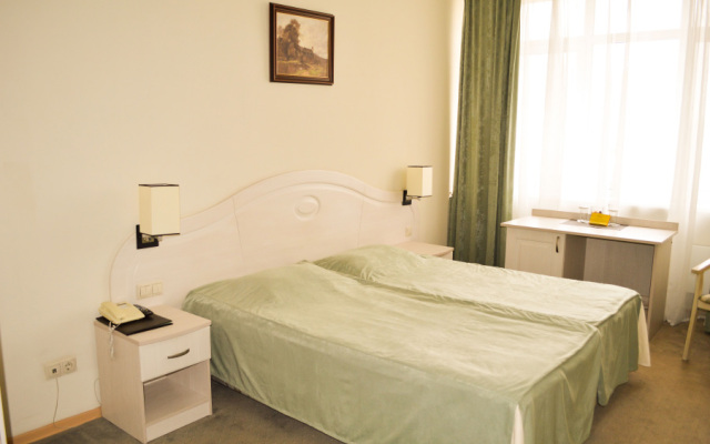 Forest Inn Hotel