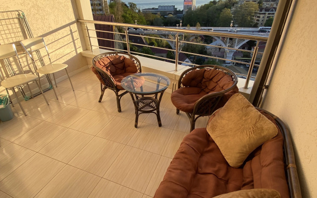 Na Ulitse Uchitelskoy 9 Flat
