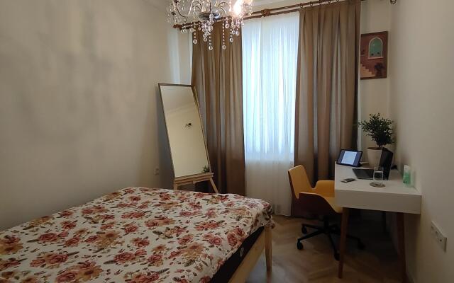 Apartments 2BR balcony house near Hilton bosphorus hotel