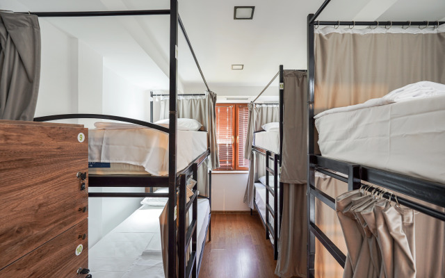 Best Way Hostel