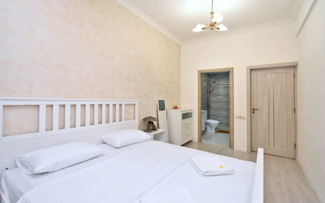 3-komn. na prospekte Mashtotsa, ryadom s Opernyim teatrom, MA331 Flat