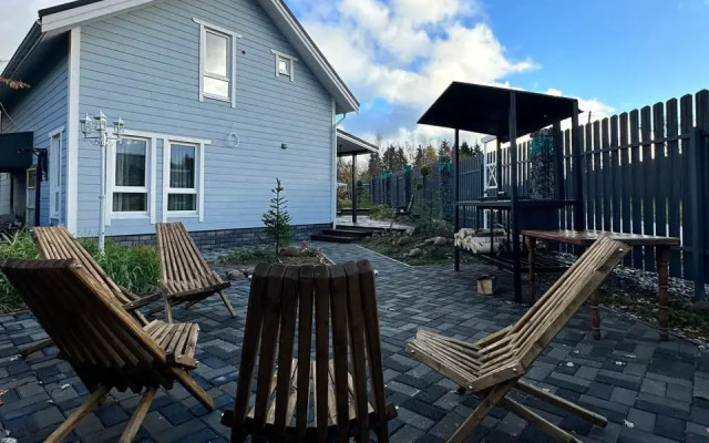 Uyutnyiy domik s baney Guest House