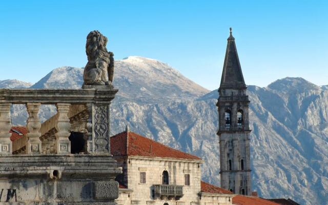 Heritage Grand Perast