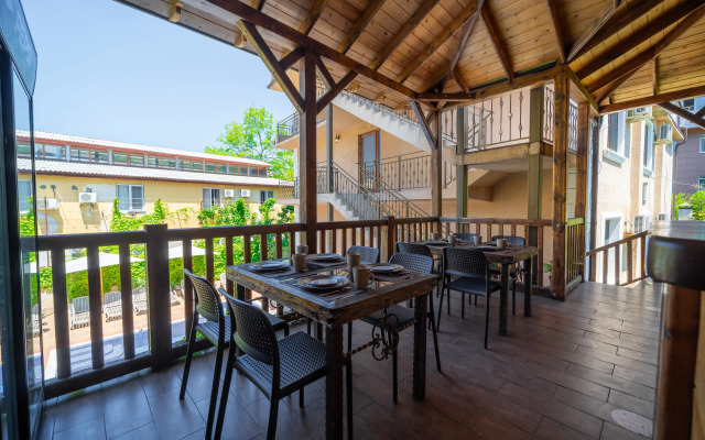 Arno Guest House