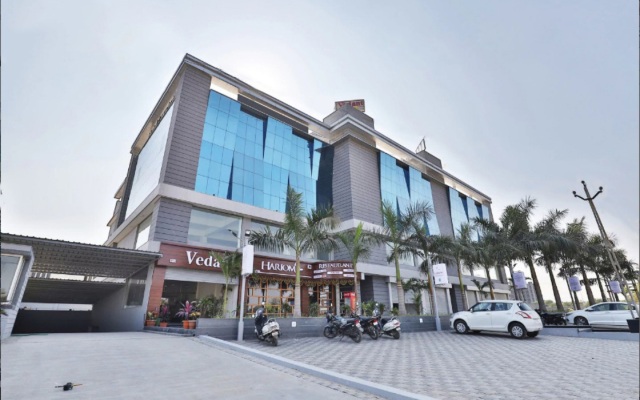 Landmark by Sky Stays Hotel