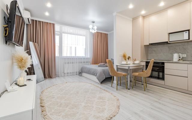 Uyutnye I Teplye Ryadom S Khan Shatyrom Apartments