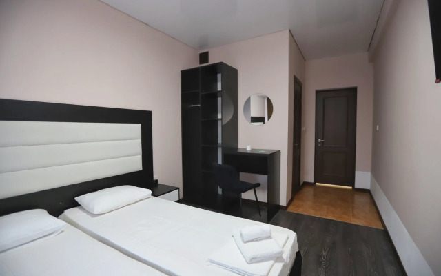 Golden City Hotel