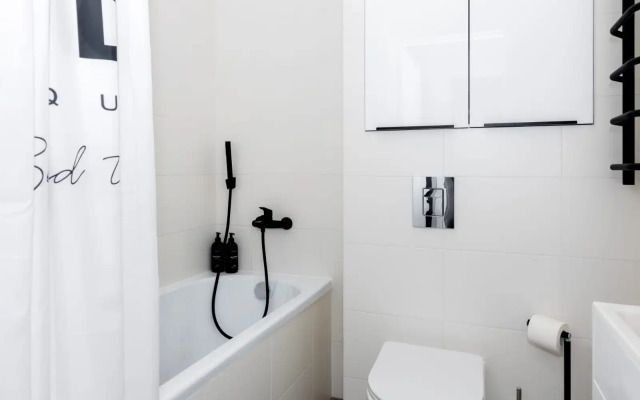 Apartments Apartamentyi Skylight na Parfenovskoj (2)