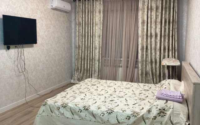 Molodyozhnaya 4A Flat