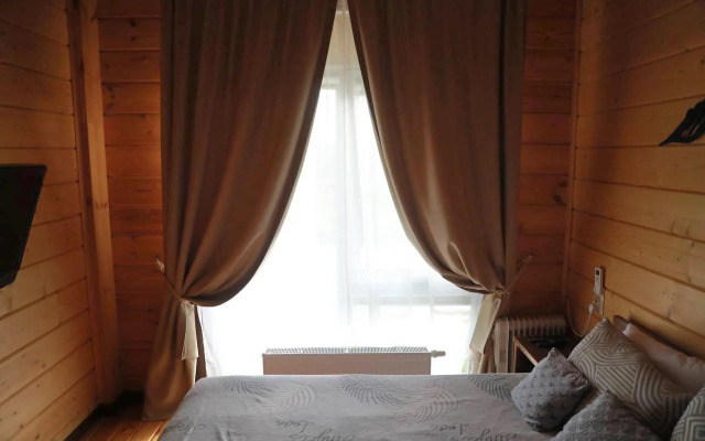Shale Na Solnechnoj House