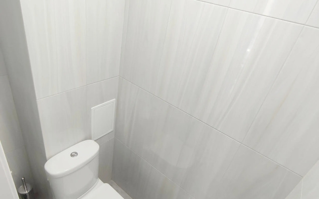 Ryadom S Naberezhnoy Flat
