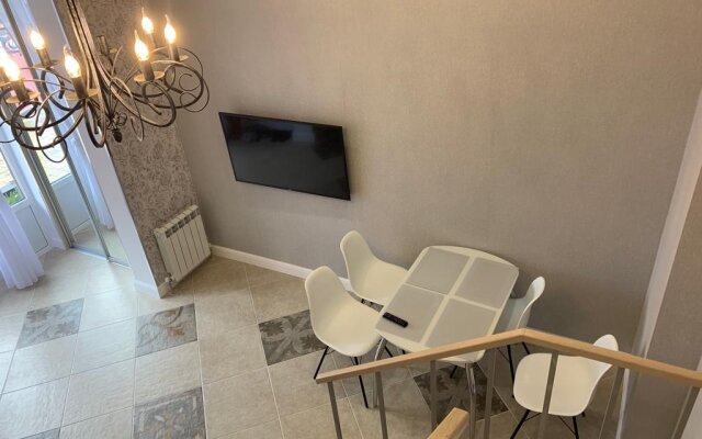 Elitnyie S Dizajnerskim Remontom Na Shkiperskoj Apartments