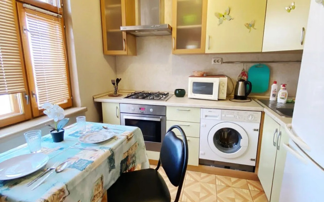 Квартира светлaя и уютнaя в Новo-Caвинoвcком районе