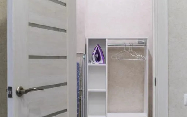 Na Pervomayskoy Ulitse 70 Flat
