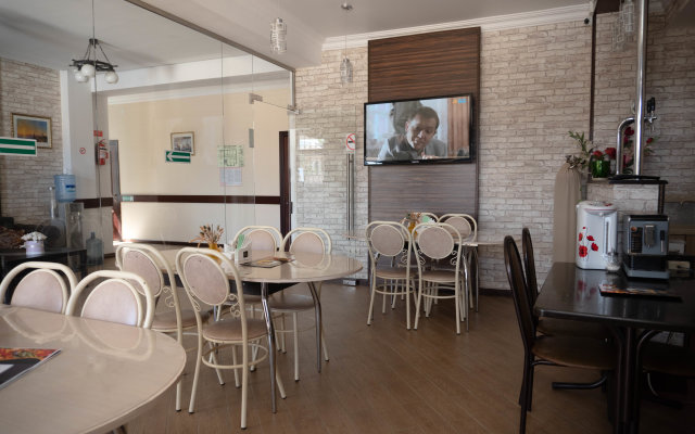 DeLyuks Hotel