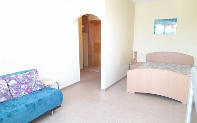 Na Ulitse Leningradskaya 25A Flat