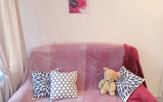 Na Narodovolcheskoy Ulitse 4 Flat