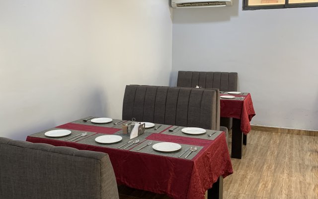 Отель Focus Holiday Inn