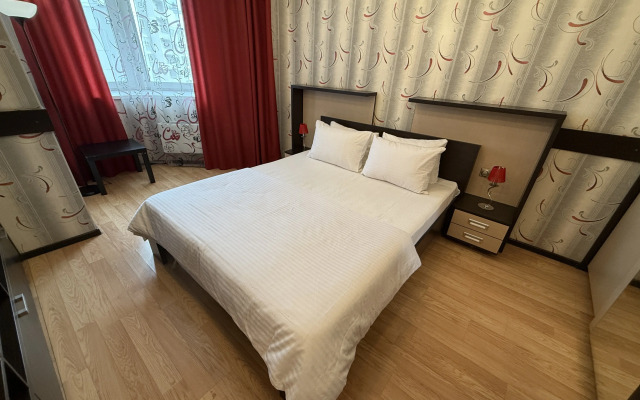 Tut Khorosho Na Surikova 53a 7 Flat