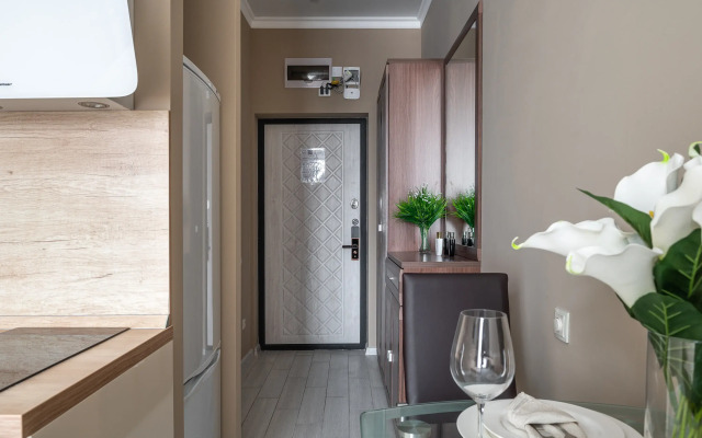 Red Art Light Rosen Apartments