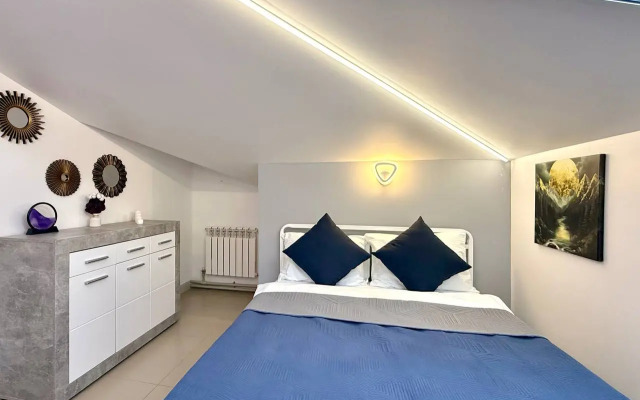 Апартаменты №11 Семейный Люкс на мансардном этаже