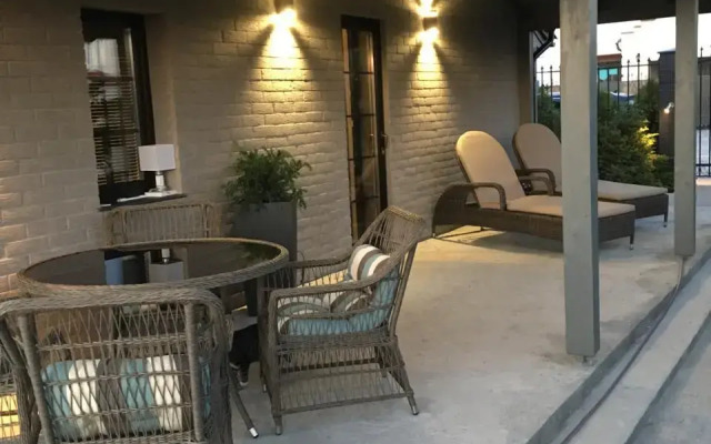 Na 8 chelovek s baney Private house